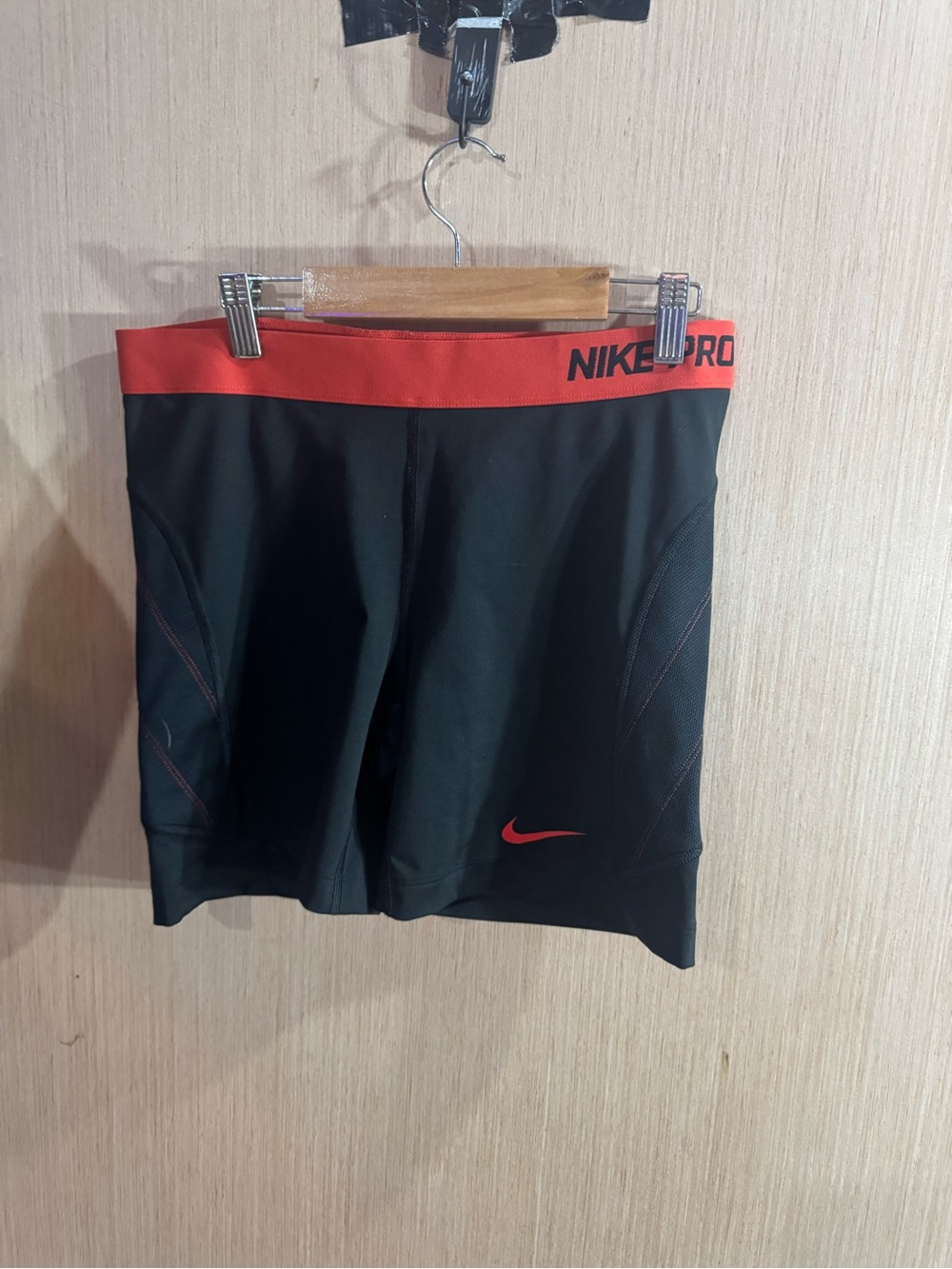 Mens Nike Black Athletic Compression Shorts with Red Waistband Size Large